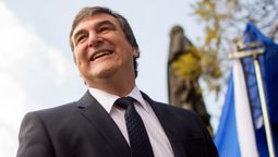 altText(Economista pidió a Botana que levante el nivel y no apele a la mentira)}