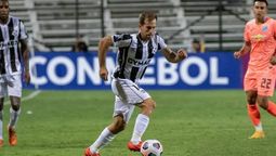 altText(Wanderers le ganó a Bolivar por la Libertadores en Montevideo)}