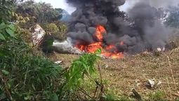 Hércules de la Fuerza Aérea de Colombia en llamas.