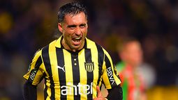 altText(Peñarol: Jaime Báez es duda para el clásico por lesión)}