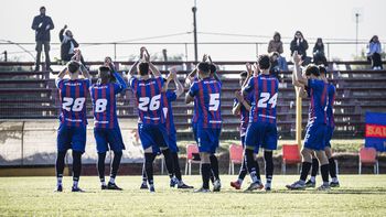 Primera Amateur: Salus abrió la fecha con un triunfo de oro