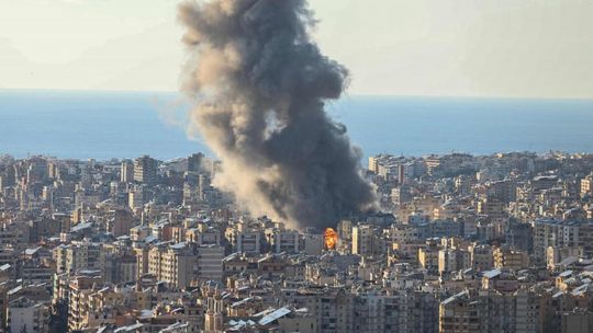 Estados Unidos: Casa Blanca publica video de bombardeos en Irán con La Macarena de fondo.