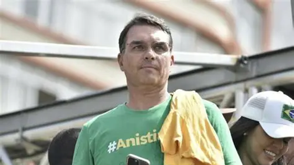 Flávio Bolsonaro anunció su candidatura a la presidencia de Brasil para ...