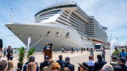 altText(Arrancó la temporada de cruceros en Uruguay)}