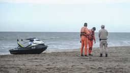 altText(Uruguay se suma a la búsqueda de kayakistas desaparecidos en Pinamar)}