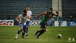 altText(Boston River le ganó a Nacional y se aferra a quedarse en la A)}
