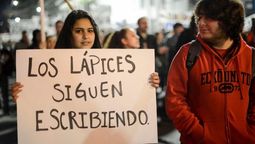 altText(Multitudinaria marcha por los mártires estudiantiles)}