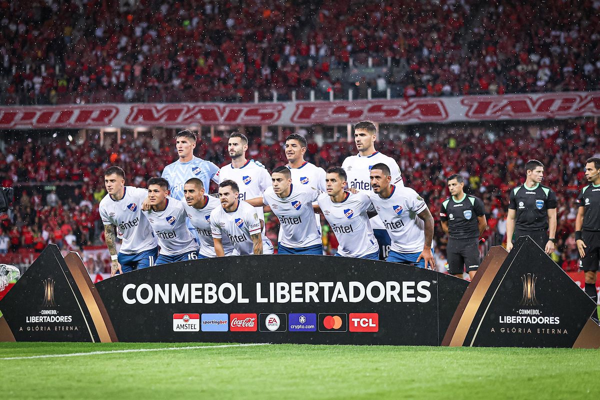 Nacional viajó a Colombia en busca de la clasificación a los octavos de final de la Libertadores.