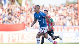 altText(Nacional le dio vuelta el partido a Boston River y ganó 3:2)}