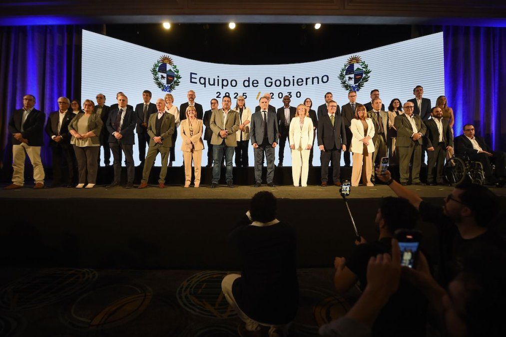 Alta representación de mujeres en el gabinete de Yamandú Orsi.