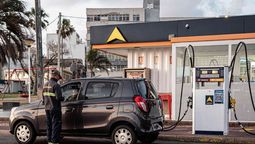 altText(Bajan los combustibles a partir del 1 de noviembre; Ejecutivo aprobó los nuevos precios)}