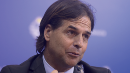 altText(Lacalle recordó que el GACH “asesora”, pero el gobierno “decide”)}