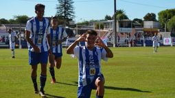 altText(Juventud ganó y espera el traspié de Cerro Largo)}