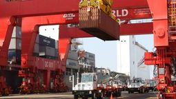 altText(Exportaciones de Uruguay crecen un 54,9% anual, según informe de la UEU)}