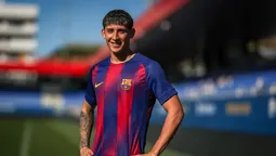altText(Patricio Pacífico fue presentado como nuevo jugador del Barcelona)}