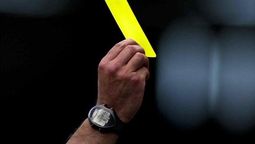 altText(Las amarillas se arrastran hasta la última final)}