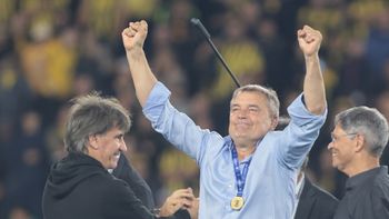 Diego Aguirre renovó con Peñarol hasta 2026.