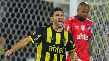 Peñarol: Maxi Olivera y Eric Remedi vuelven a la titularidad; Darías iría al banco