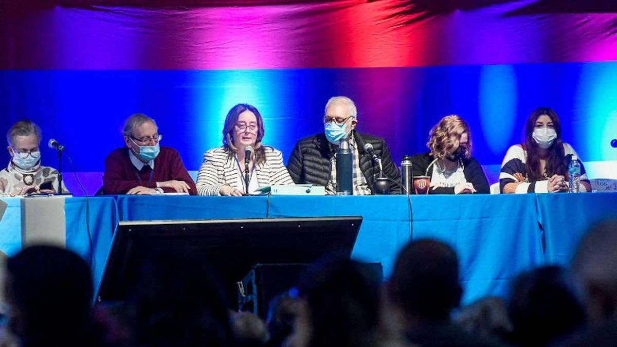 Congreso del FA destaca su característica de coalición y movimiento