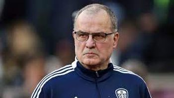 Todos quieren a Marcelo Bielsa pero hay algo que demora su contratación.