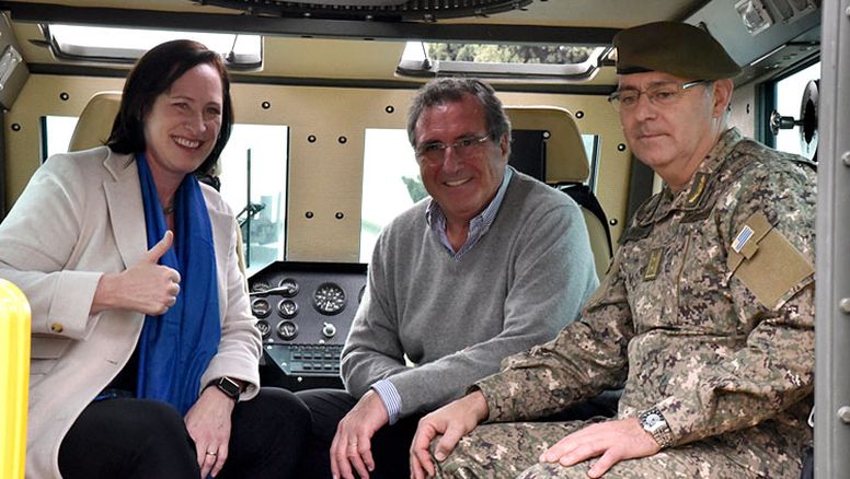 Gobierno de Orsi pedirá permiso a EEUU para utilizar blindados de guerra en Montevideo