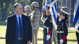 altText(Presidente Yamandú Orsi encabezó acto por los 215 años del Ejército)}