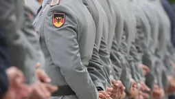 Los hombres alemanes de entre 17 y 45 años (en edad militar) deberán pedir un permiso especial previo para salir del país por más de tres meses.&nbsp;