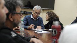 altText(Preacuerdo clave en el puerto: empresa y sindicato avanzan en solución junto al Ministerio de Trabajo)}