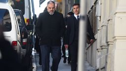 altText(Imputaron a Charles Carrera por fraude, falsificación ideológica y uso de información privilegiada)}