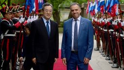 altText(Agenda de viaje: ¿Que hará el presidente Orsi durante su visita oficial a China?)}