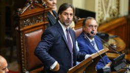 altText(Expertos discreparon con discurso de Lacalle Pou)}