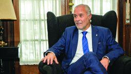 altText(La hora final del gobierno de Lacalle Pou)}