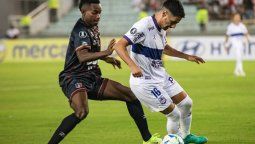 altText(Defensor Sporting arrancó la Libertadores con derrota en Venezuela)}