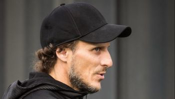 La Comisión de Disciplina pasó a Forlán al tribunal de Ética