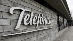altText(Grupo argentino busca quedarse con Telefónica Uruguay)}