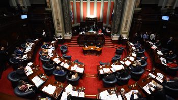 Senadores del FA piden respeto a la investidura de Cosse en el marco de críticas desde la oposición