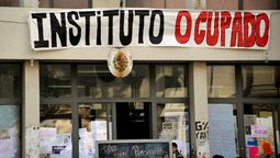 altText(Estudiantes ocuparon el IPA en reclamo de mayor presupuesto para la educación)}