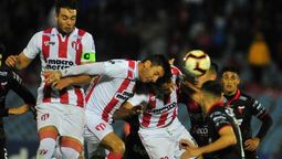 altText(River busca la clasificación en Santa Fé)}