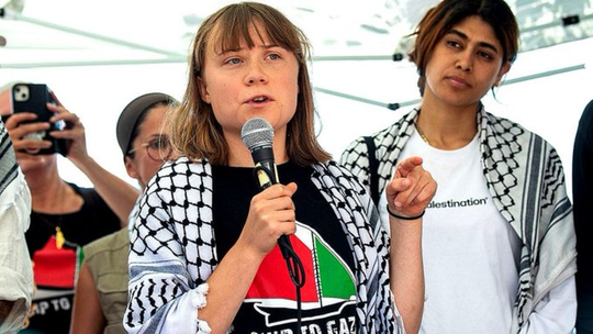 Greta Thunberg fue sometida a tratos degradantes.