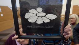 altText(Madres y Familiares convocó a conferencia de prensa tras anuncios de proyectos de Bordaberry y Goñi)}