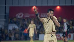 altText(Peñarol: sin Leo por suspensión, la titularidad de Arezo no resiste polémica)}