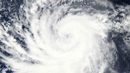 altText(Huracán Florence llegará en las próximas horas a la costa Este de Estados Unidos)}