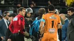 altText(Para el presidente Orsi en el partido Peñarol-Cerro 