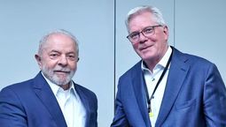 altText(Lula demandó la liberación de Julian Assange)}
