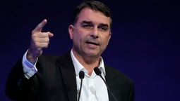 Flávio Bolsonaro.