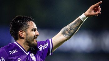 Maxi Gómez rompió el silencio tras firmar con Nacional.