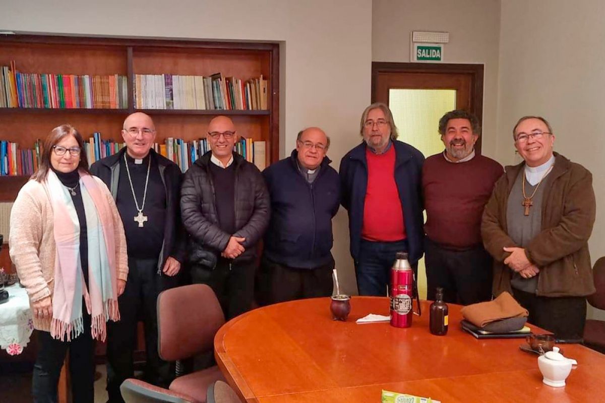 Pit-Cnt y Fucvam se reunieron con la Conferencia Episcopa del Uruguay. 