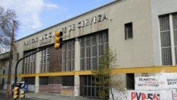 altText(Comenzó la huelga de los trabajadores de cervecerías ante el cierre de planta de Minas)}