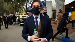 altText(Lacalle se metió en la campaña y aseguró que su gobierno defenderá la LUC)}