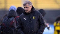altText(¿Quién será el arquero de Peñarol en la final clásica del Intermedio?)}